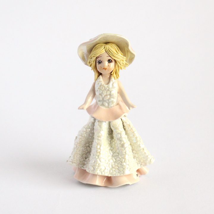 Doll- white/pink dress