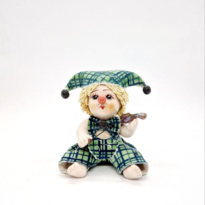 Clown with a violine