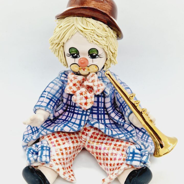 Clown with trumpet