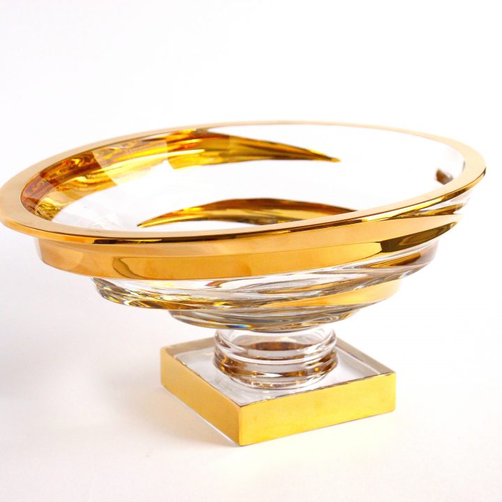 crystal and gold bowl - dynamic