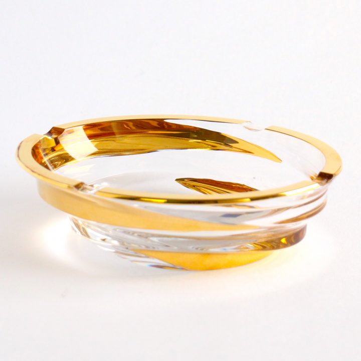 crystal ashtray- dynamic