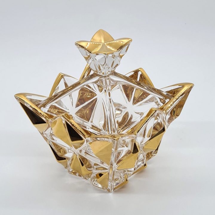 crystal box- pyramid